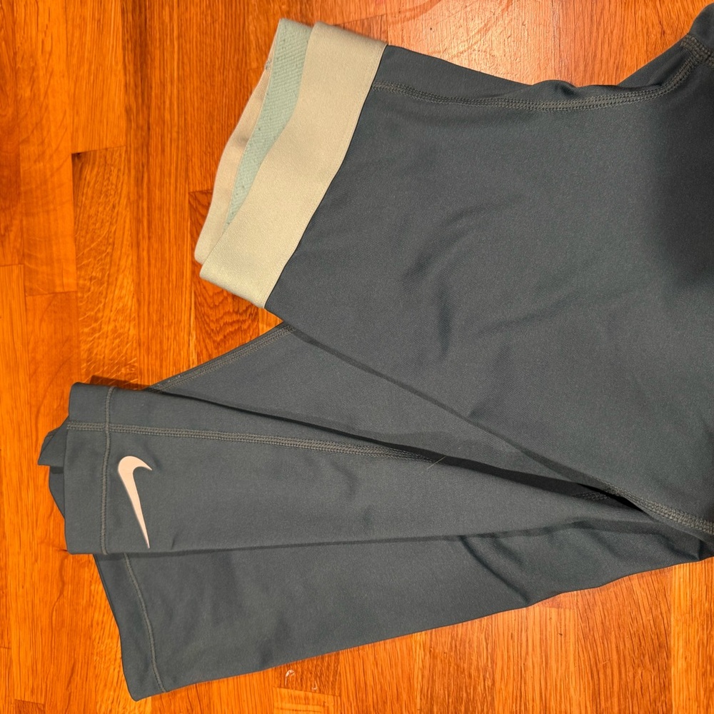 Nike Women’s Teal Leggings